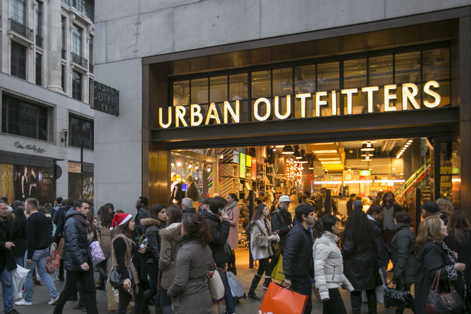 urban-outfitters-storefront