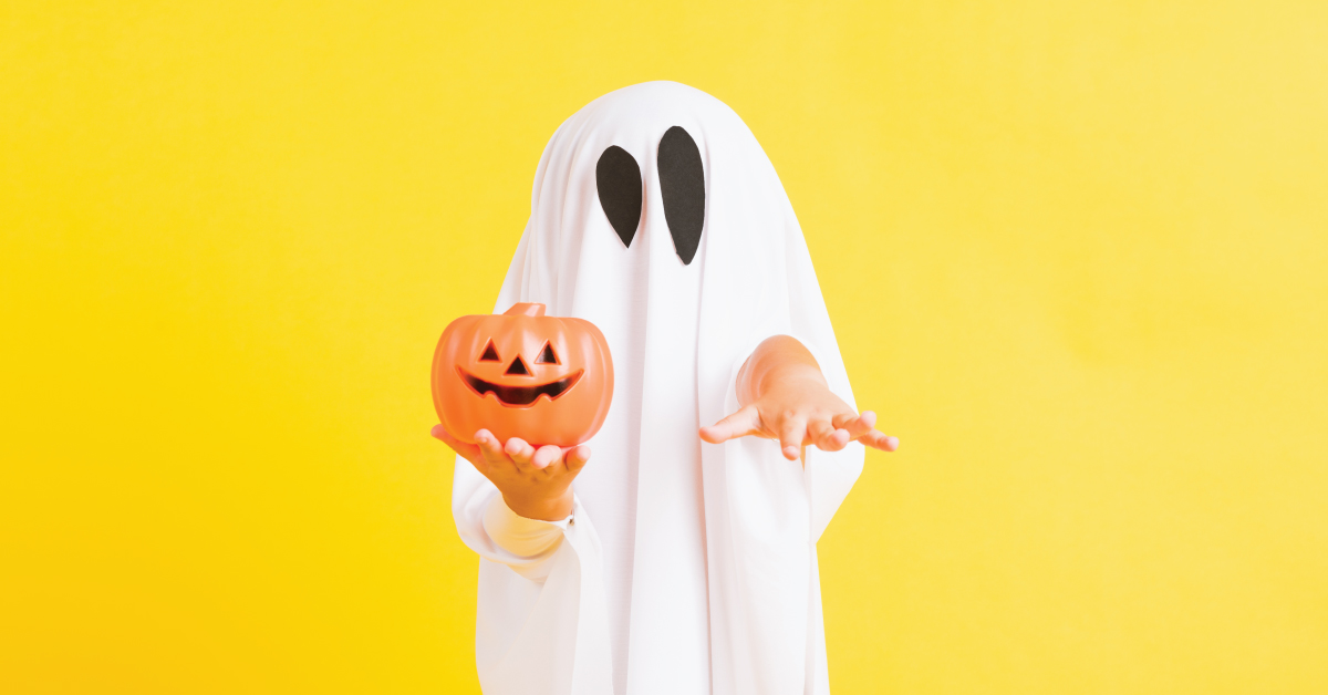 kid-in-ghost-costume